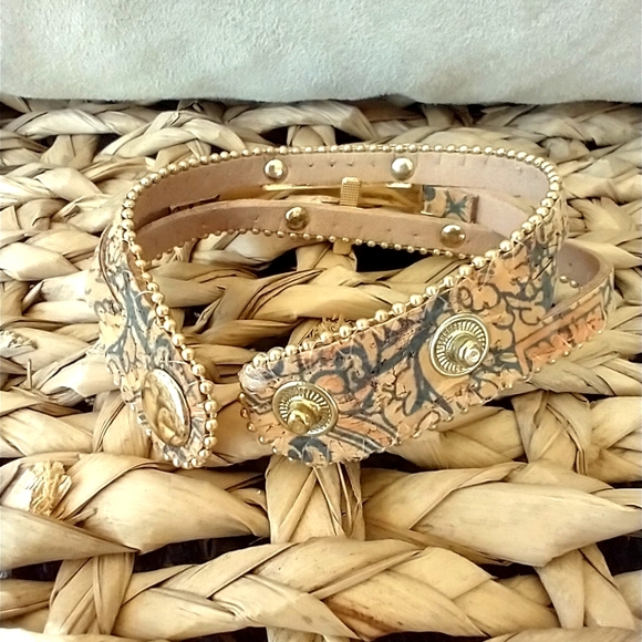 Bracelet Gold Tone Three Strand Joined Adjustable Snap Closure - Picture 3 of 9